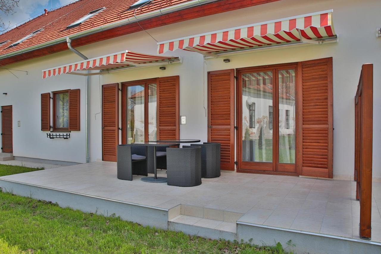 Galosfa Vendeghaz Hotel Exterior foto